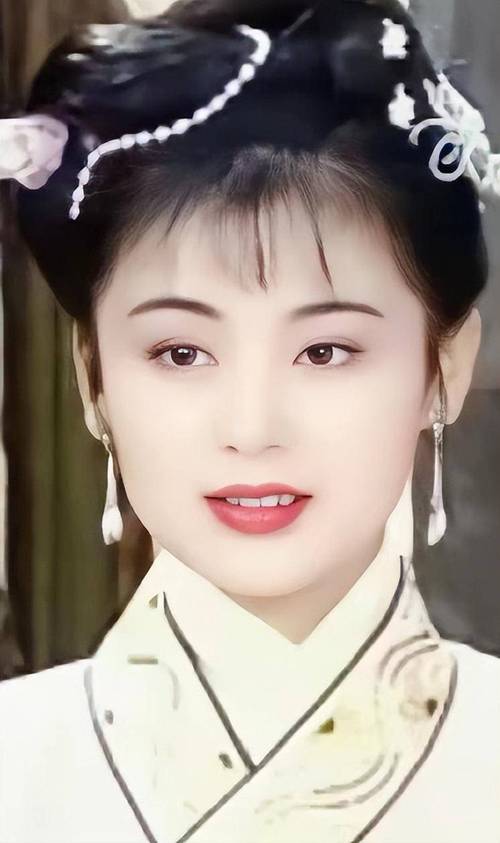 37间房主播跳舞 撩人夜色